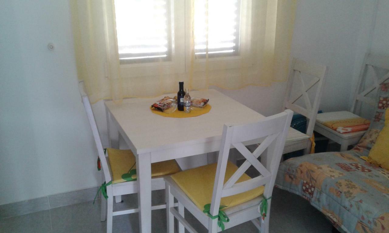 Apartment Tara Nečujam Eksteriør bilde